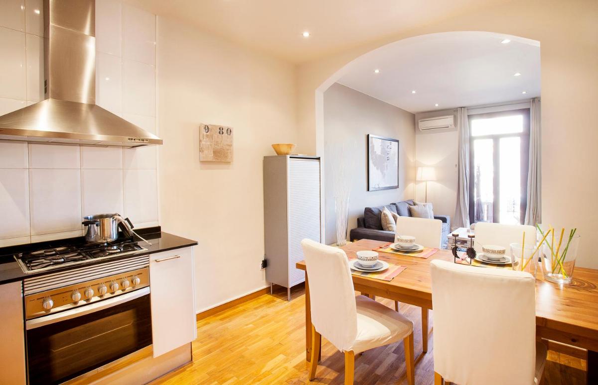 Apartments Barcelona & Home Deco Viladomat - Housity