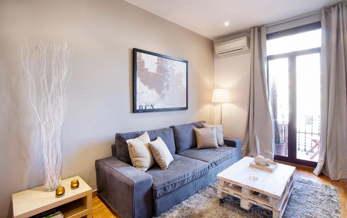 Apartments Barcelona & Home Deco Viladomat - Housity