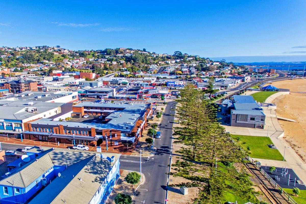 Beachfront Voyager Motor Inn - Housity
