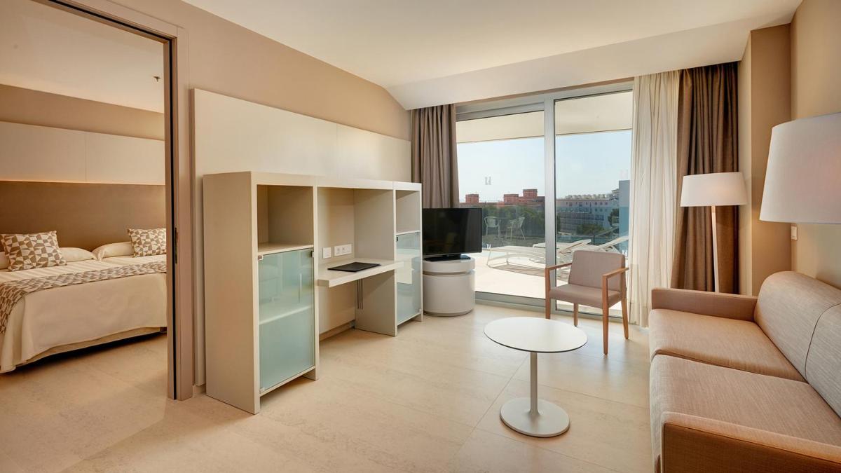 Cama o camas de una habitación en Hipotels Gran Playa de Palma