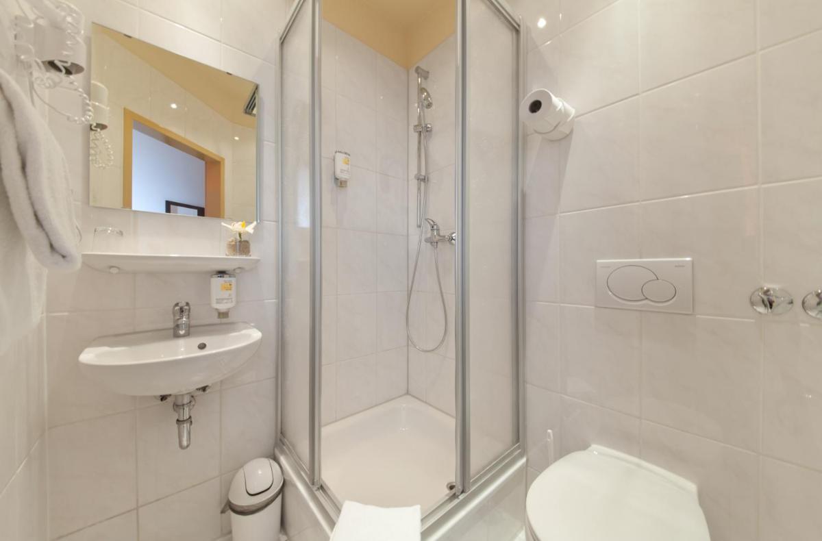 Hotel Polo am ZOB - Housity