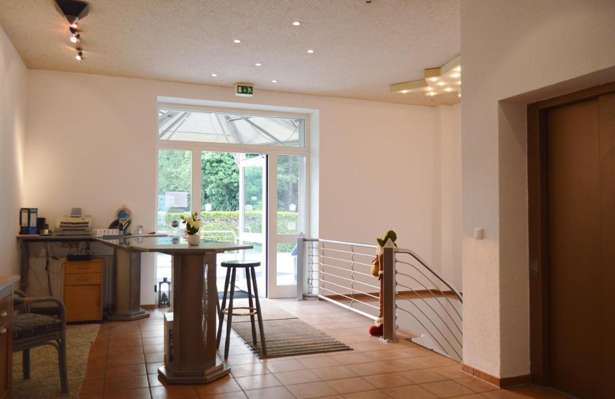 Hotel B8 Voerde - Housity