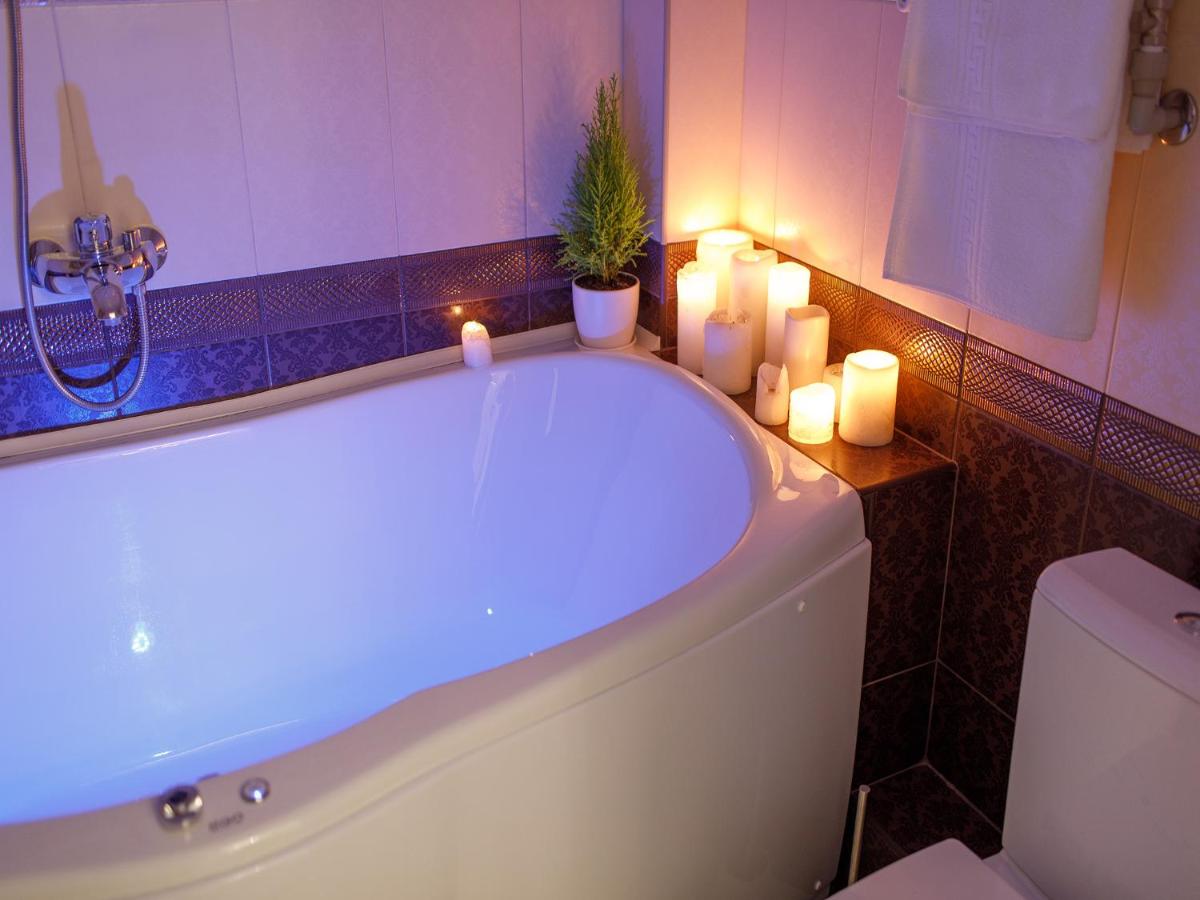 Royal Suite Apartment with Jacuzzi - Housity