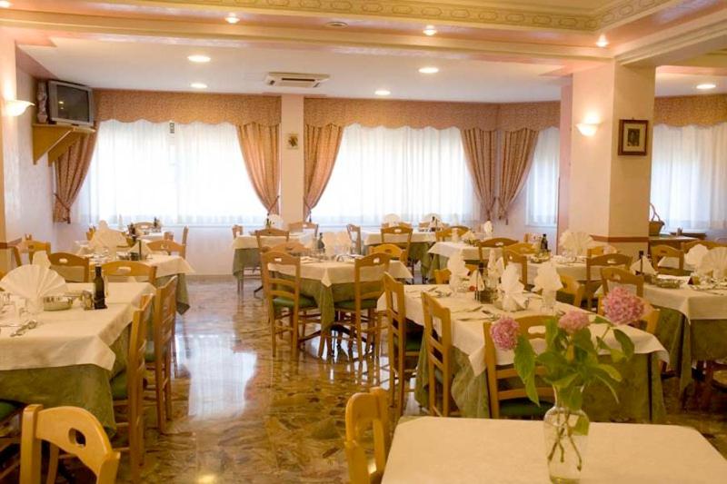 Hotel Viola - Housity