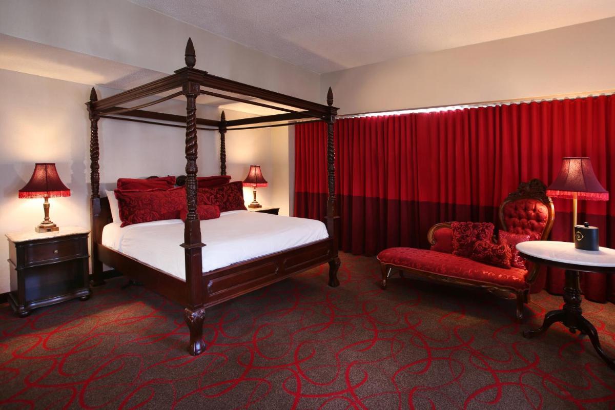 The Claridge Hotel - Housity