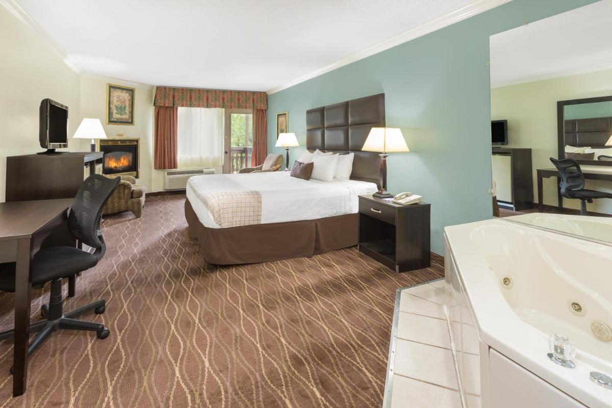 Baymont by Wyndham Helen - Housity
