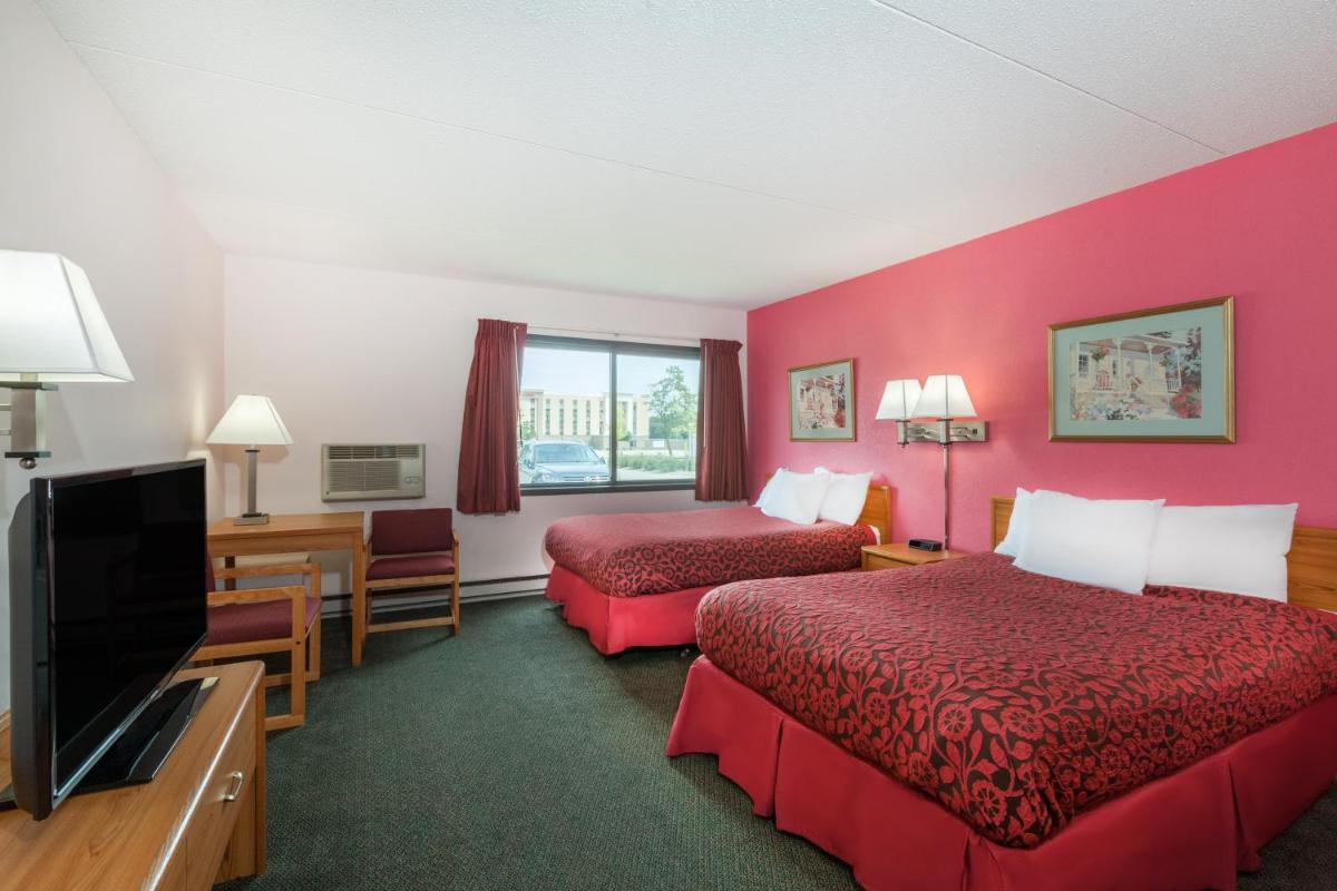 Days Inn by Wyndham Mason City - Housity