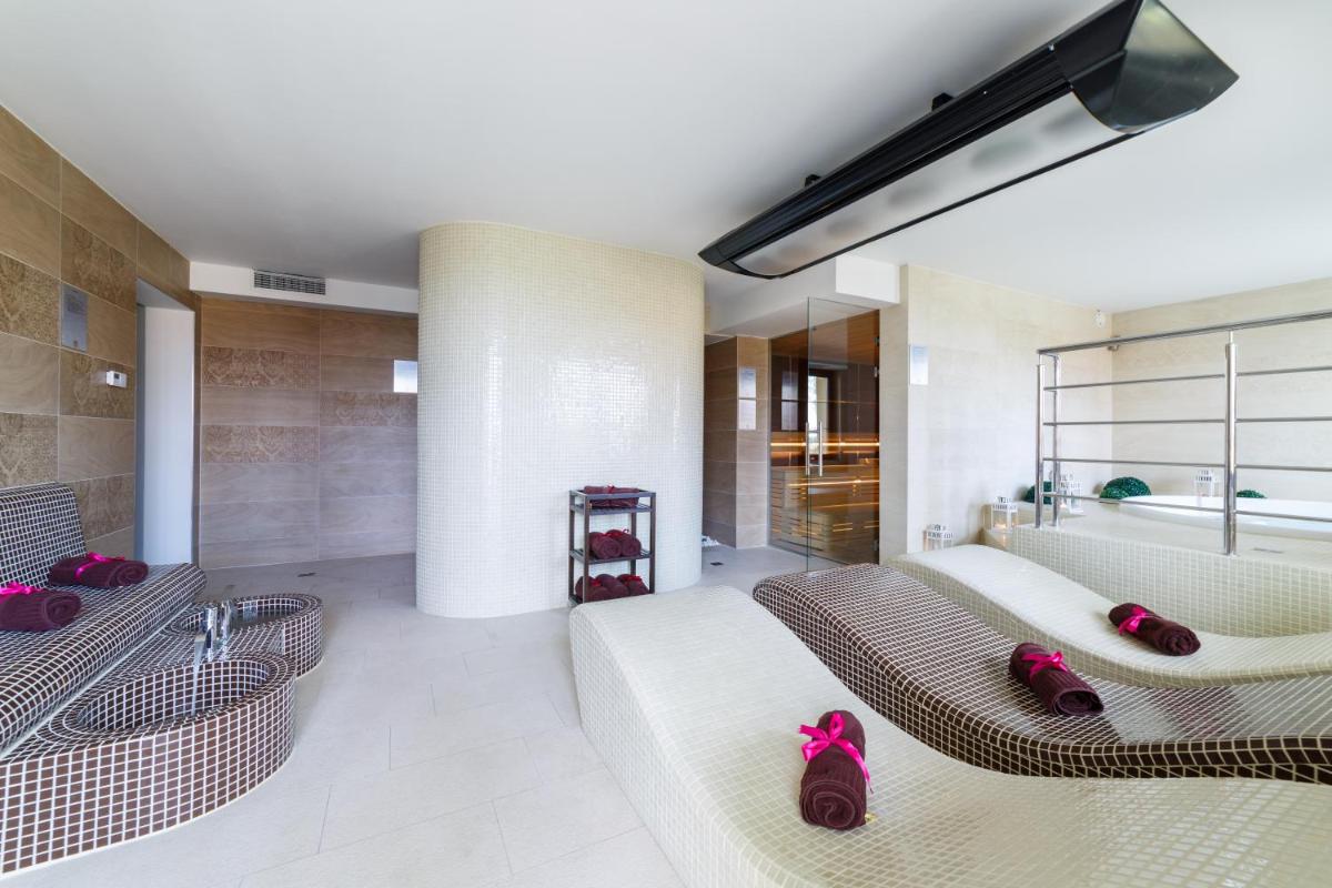 Hotel Sanvit Lake Resort & Spa - Housity