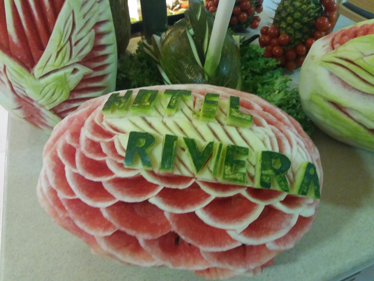 Comida en o cerca de este hotel