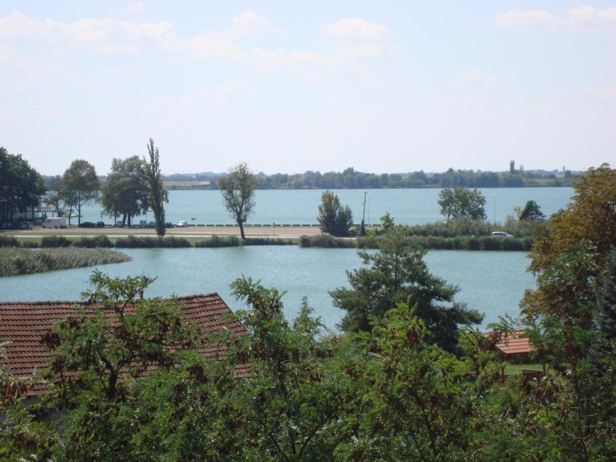Vila Madams - Palić-Serbia - Housity