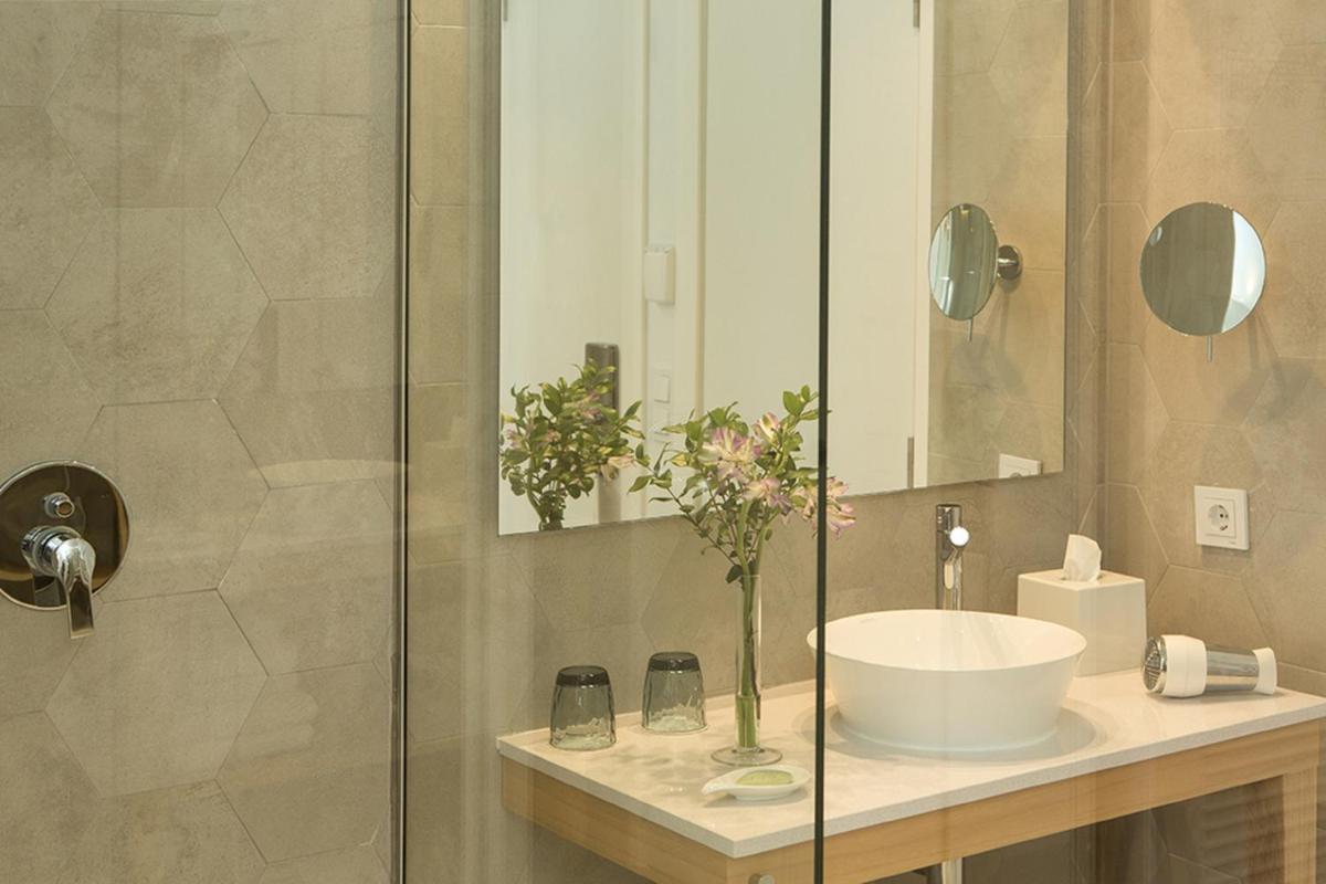 Un baño de Myseahouse Flamingo - Adults Only 4* Sup
