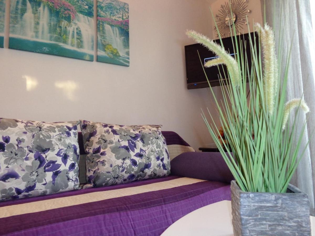I & S Apartments - Housity
