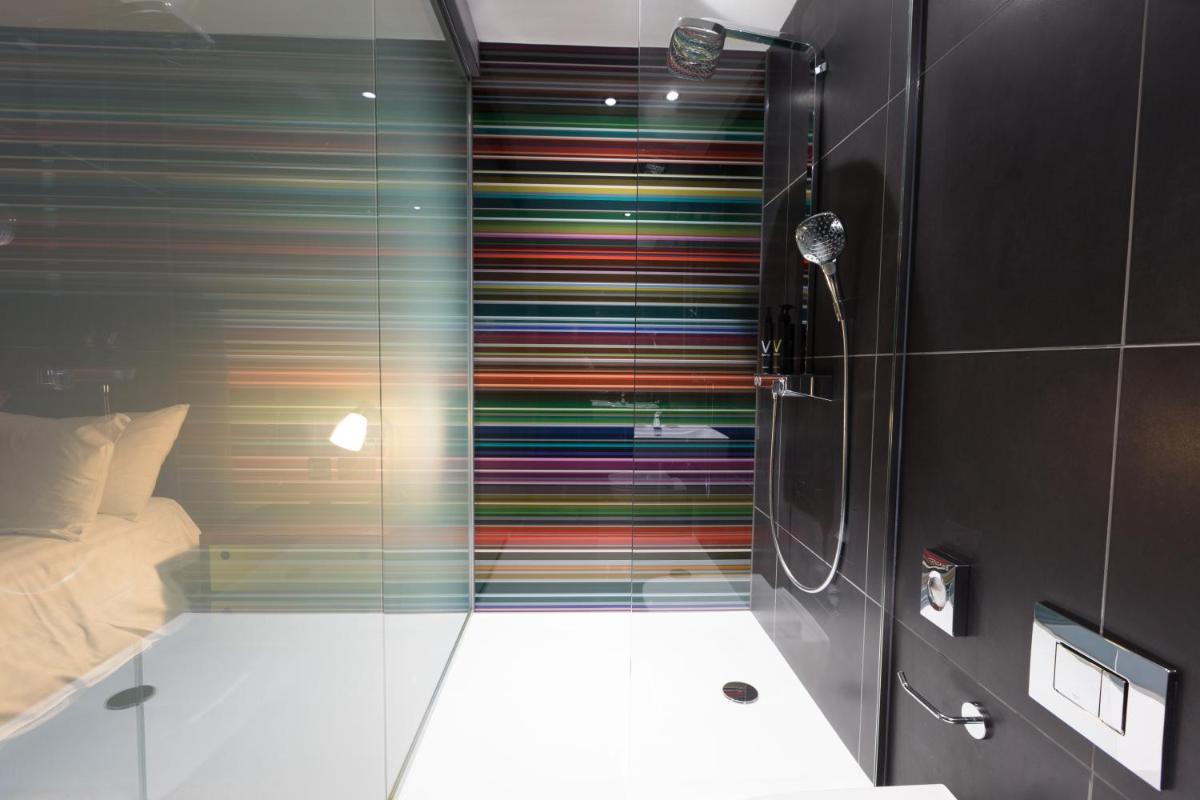 Village Hotel Portsmouth - Housity