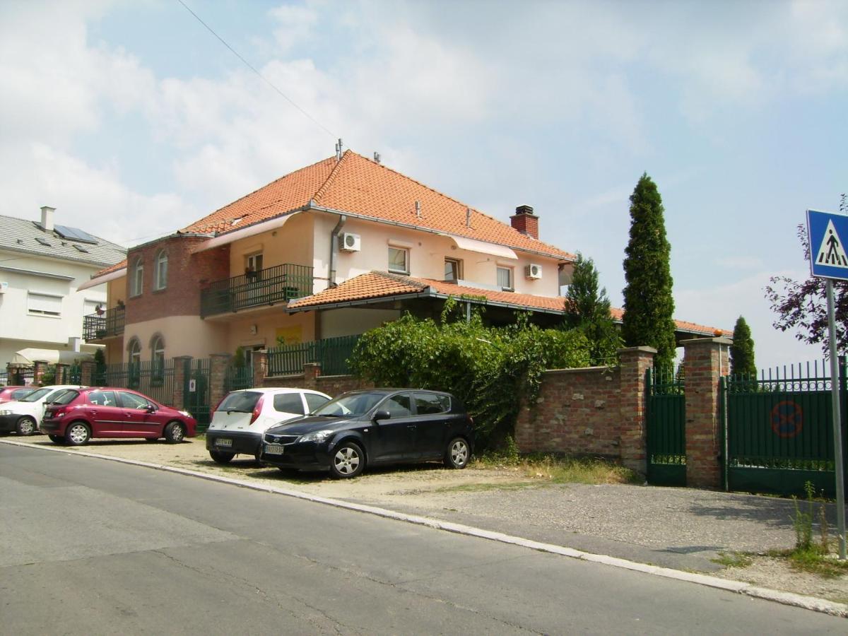 Villa Nevenka Rooms - Hizvo