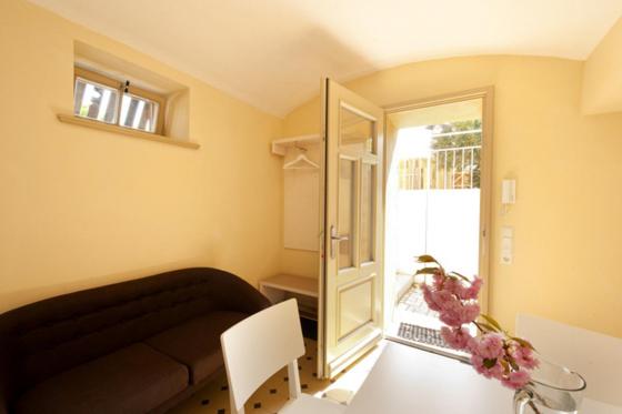 "goethezimmer" - Mini-Ferienwohnungen in der Leibnizallee - Hizvo
