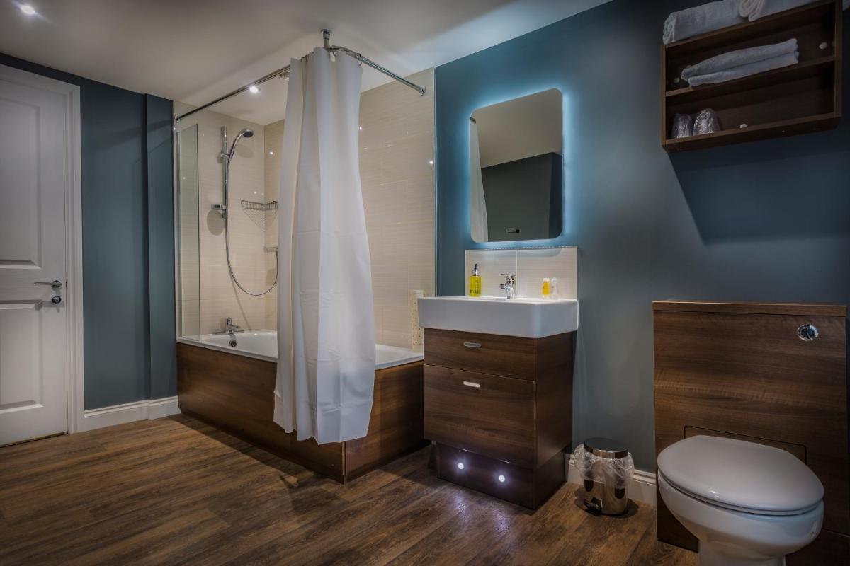 The Golden Lion Hotel, St Ives, Cambridgeshire - Housity