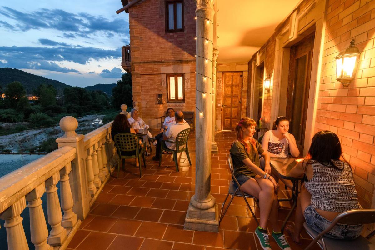 Albergue Valderrobres Auto check-in - Housity