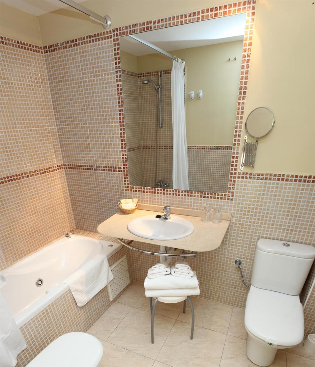 Hotel Metrokua - Housity