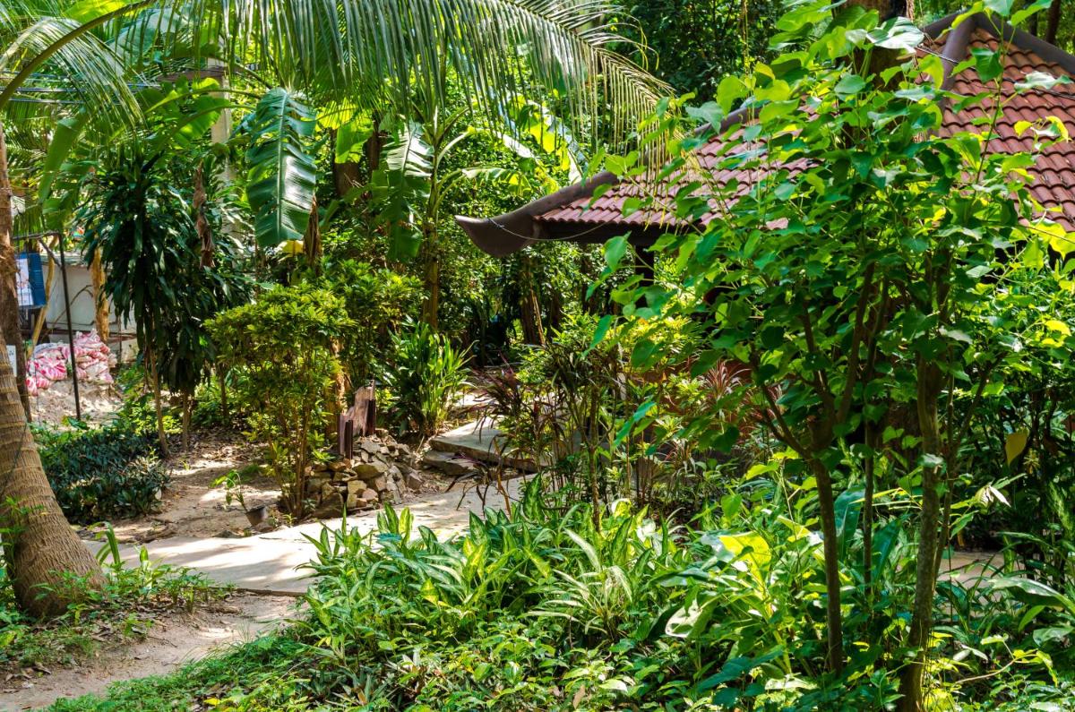 The Lost Resort - Housity