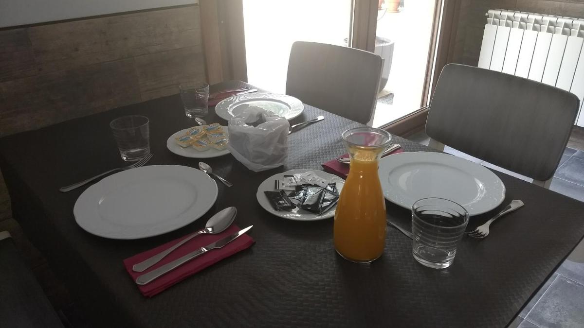 Comida en o cerca de este hotel