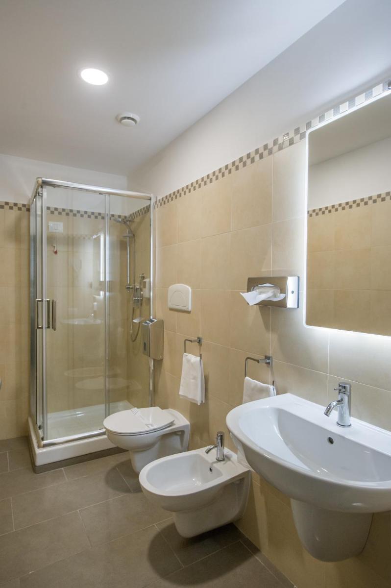 Hotel Testani Colleferro - Housity