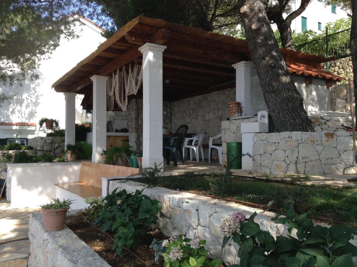 Apartments Vila Oksana - Housity