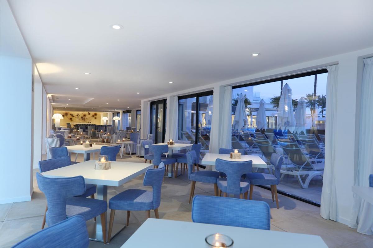 Un restaurante o sitio para comer en Iberostar Waves Bahía de Palma - Adults Only