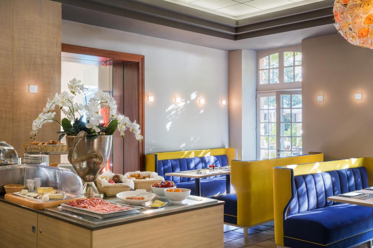 Nourriture dans l'hôtel ou à proximité
