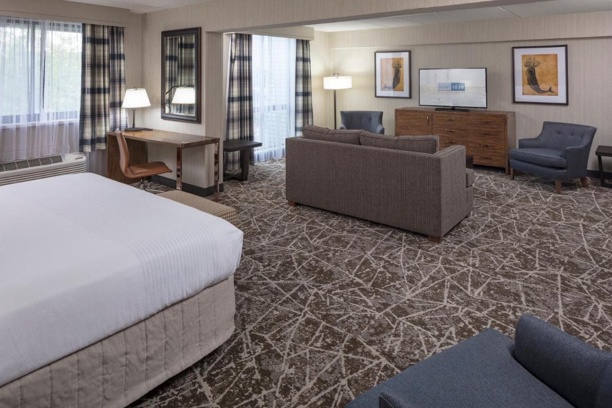 Hotel 1620 Plymouth Harbor - Housity