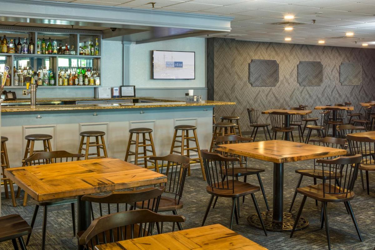 Hotel 1620 Plymouth Harbor - Housity