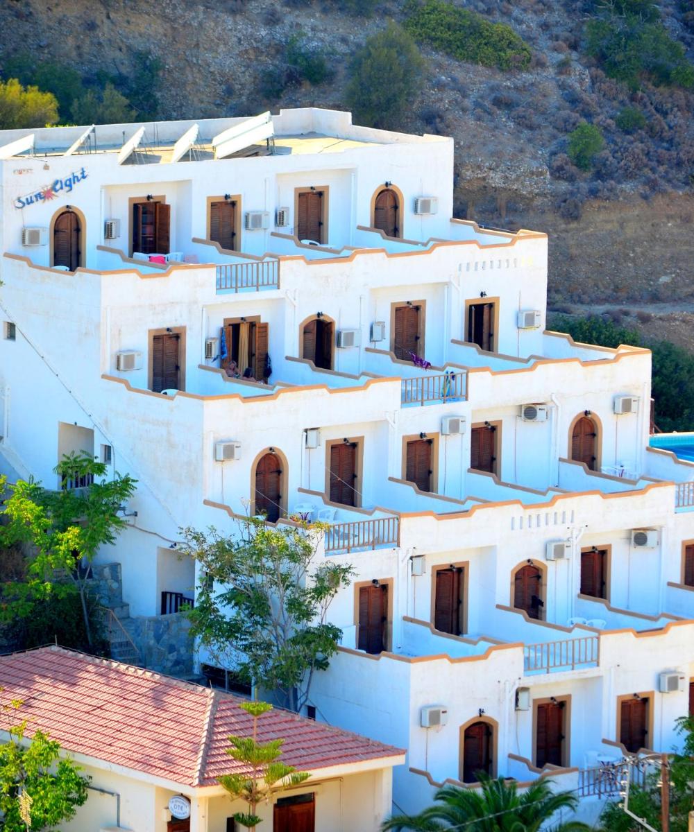 Sunlight Hotel - Housity