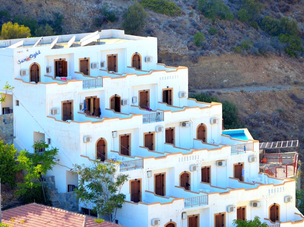 Sunlight Hotel - Housity