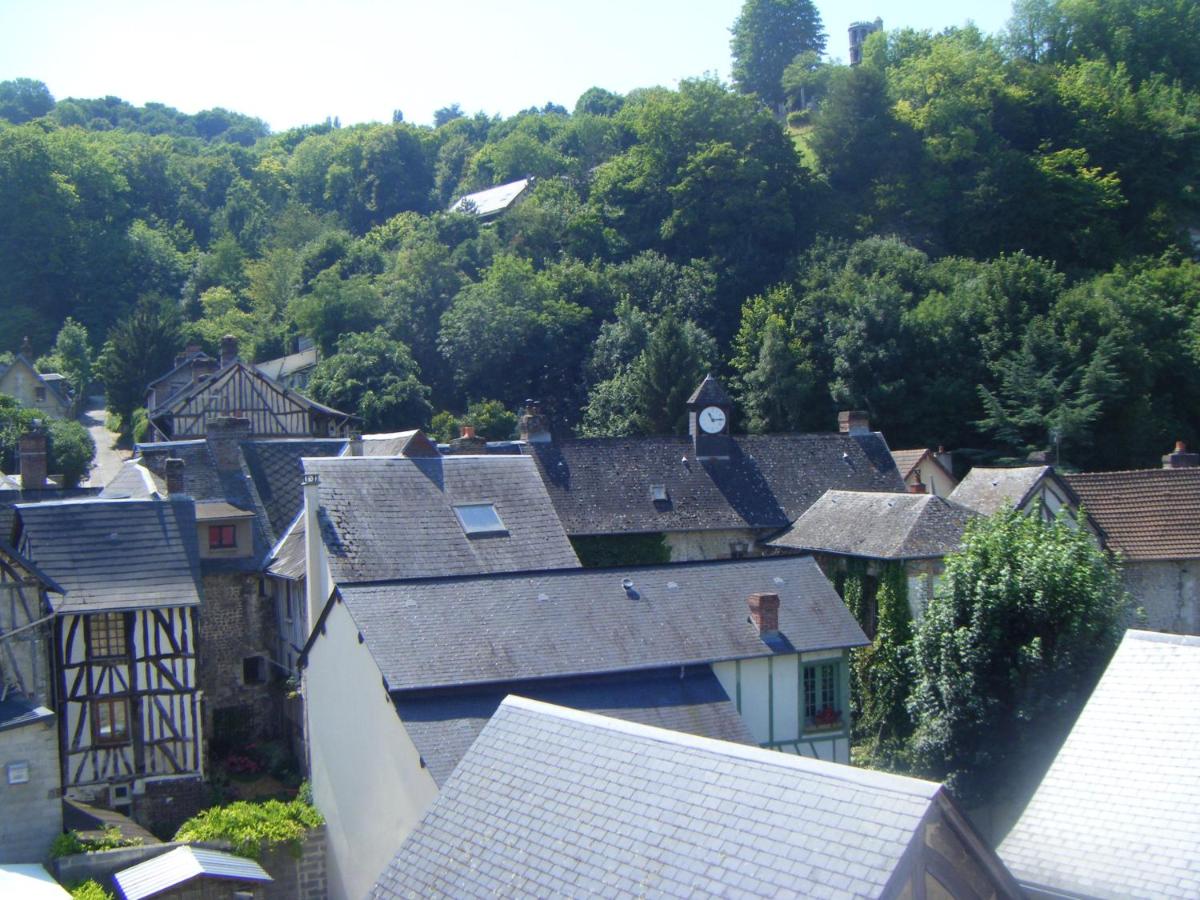 Logis - Hôtel & Restaurant Le Bellevue - Housity
