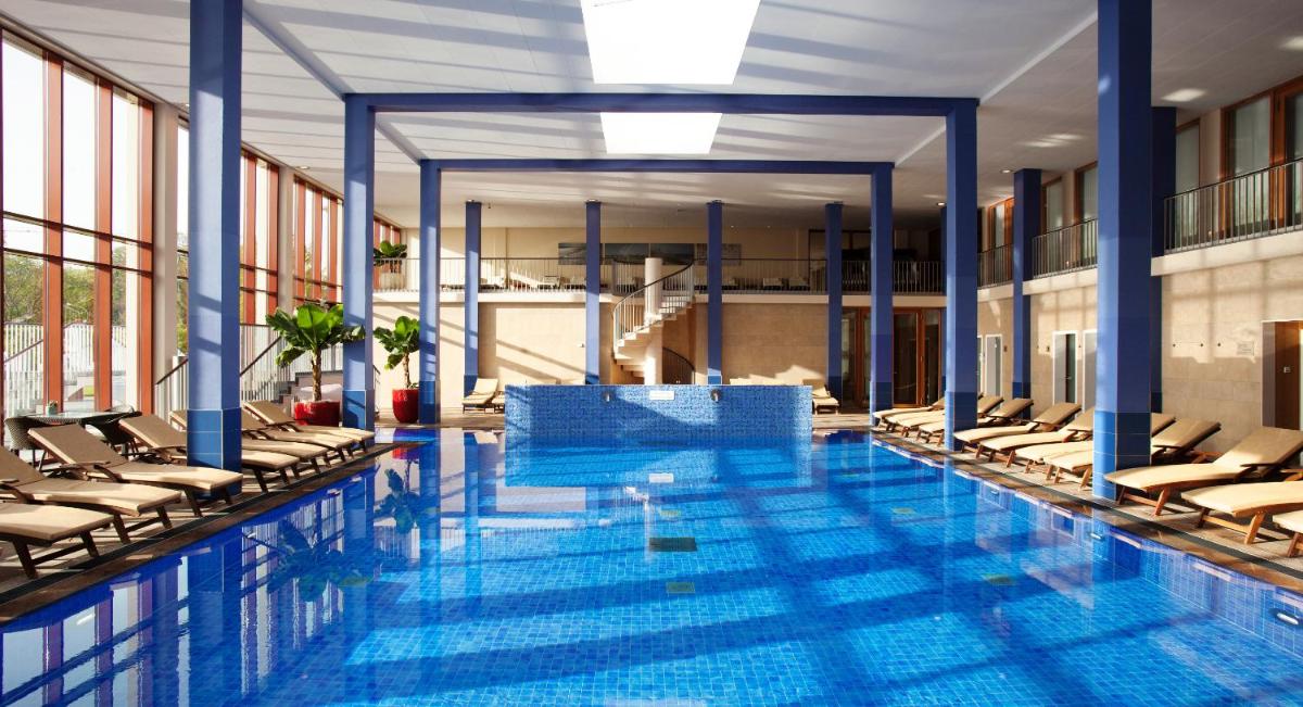 Der Swimmingpool an oder in der Nähe von A-ROSA Travemünde