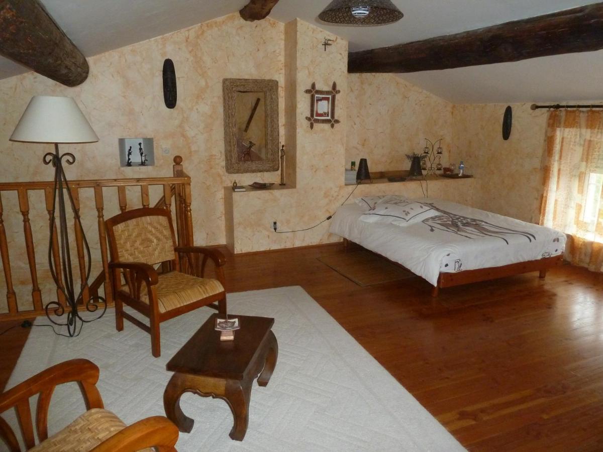 Les Hibiscus - Housity