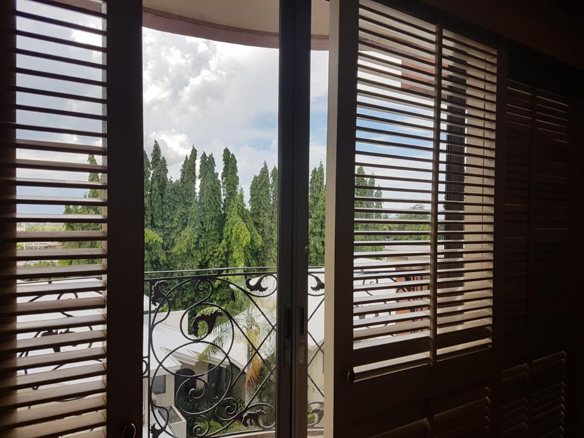 Sophia Suites Residence Hotel - Housity