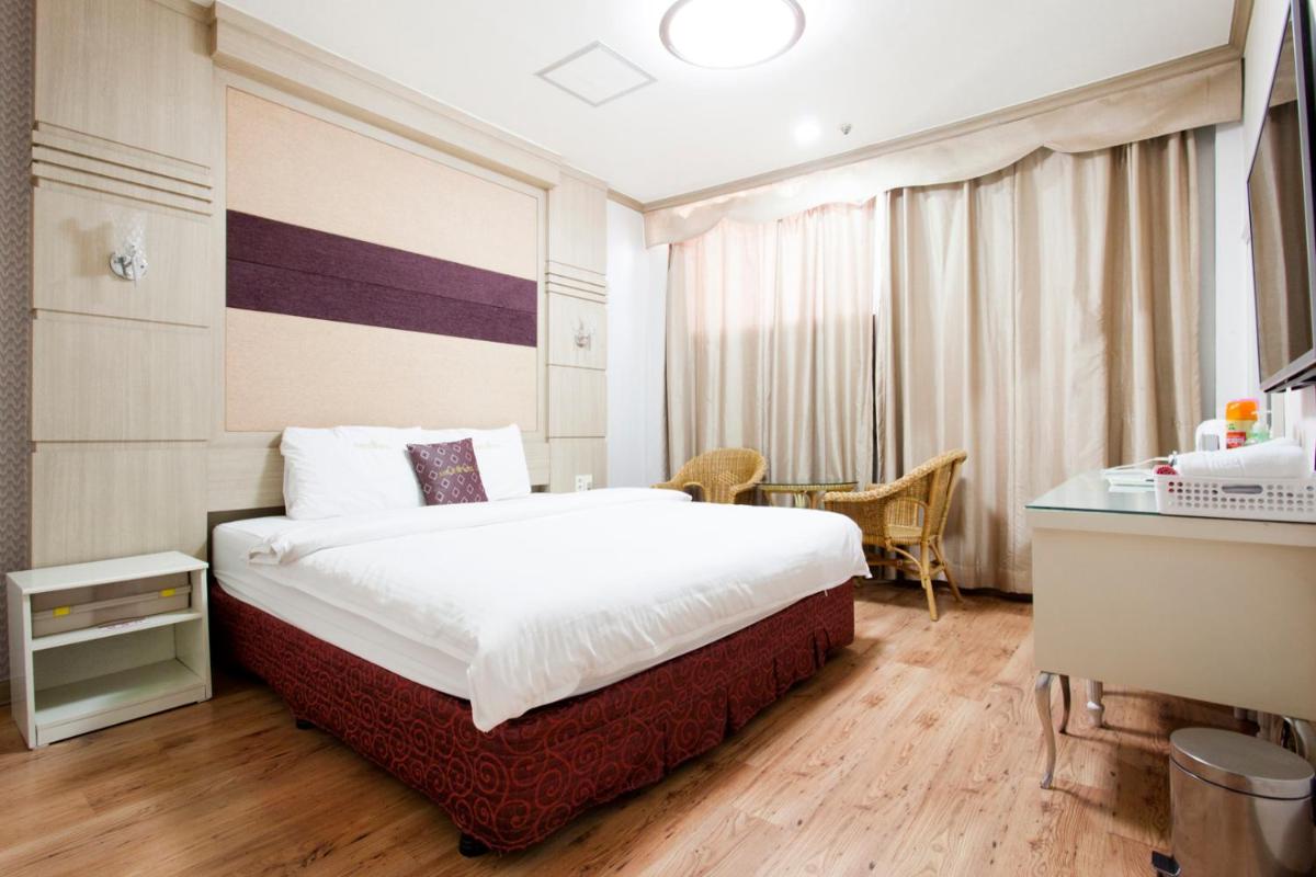 NS Hotel - Housity