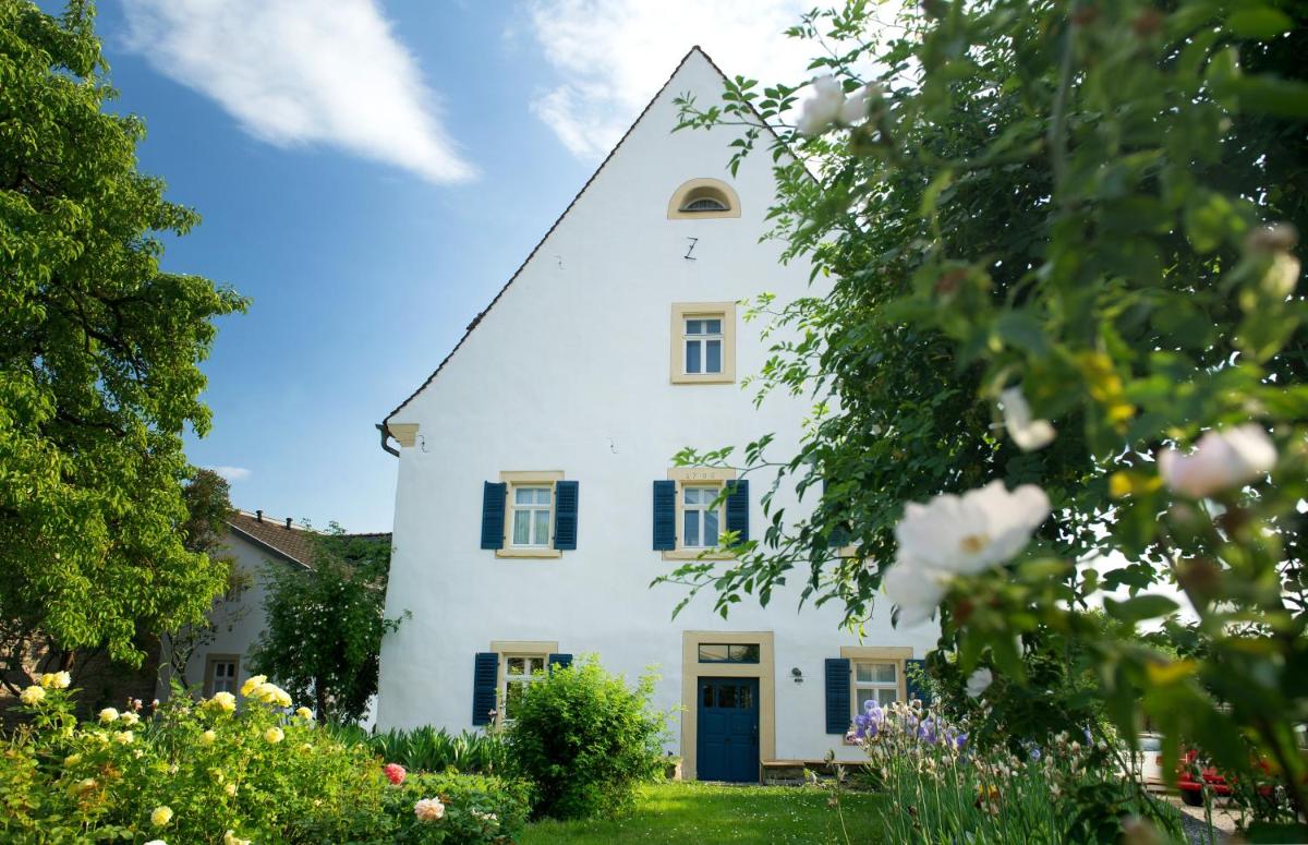 Villa Sommerach - Housity