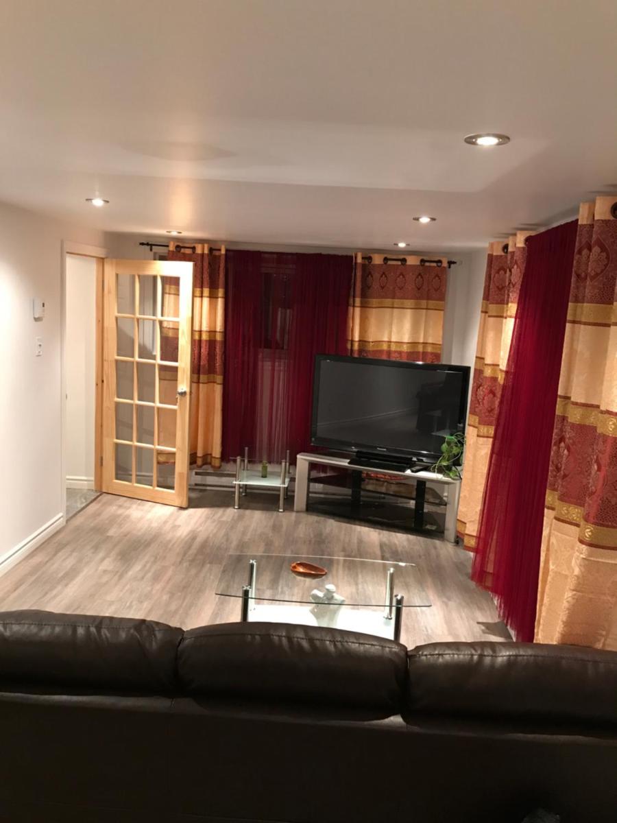 Montreal Two Bedroom Apartment - Housity