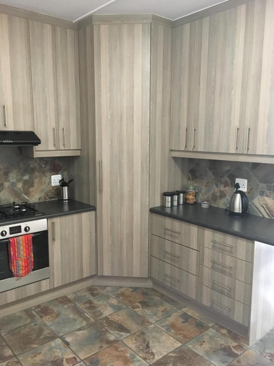 van Biljon Cottage No Loadshedding - Housity