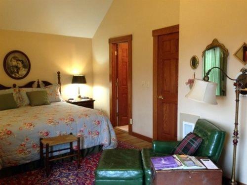 Strawberry Farm B and B - Housity