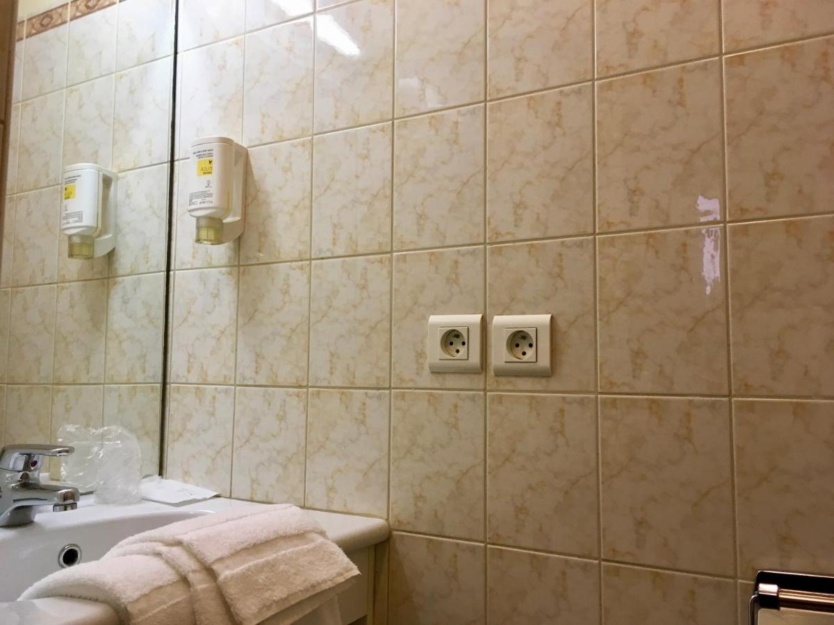 Hotel Dorele - Housity