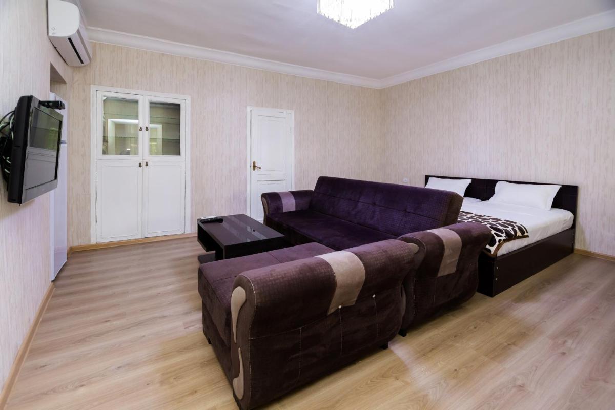 Apartment in Cozy Little Yard - Housity