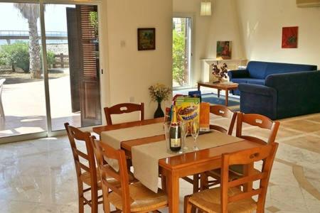 Larnaka Beach House 3 - Housity