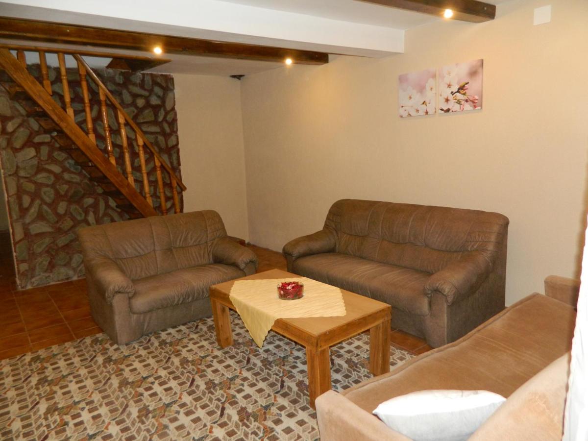 Cabana Florea - Housity