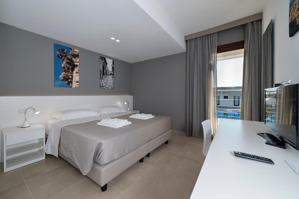 Southeast Hotel - Housity