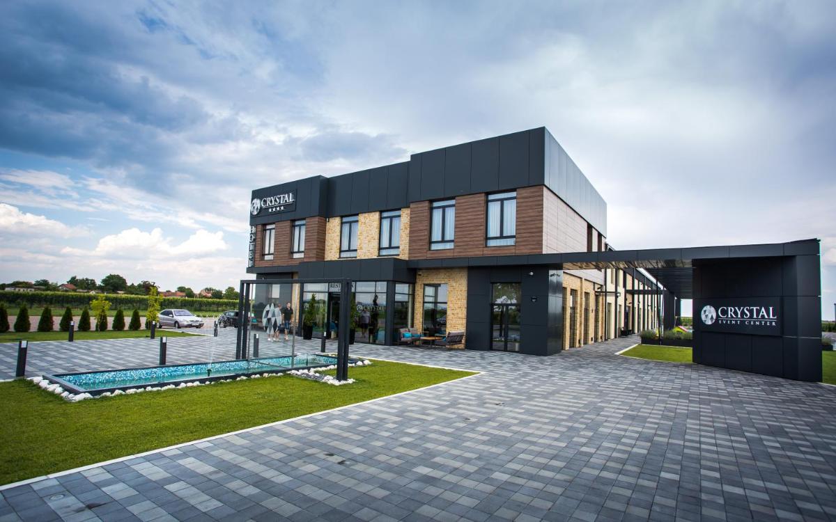 Hotel Crystal - Housity