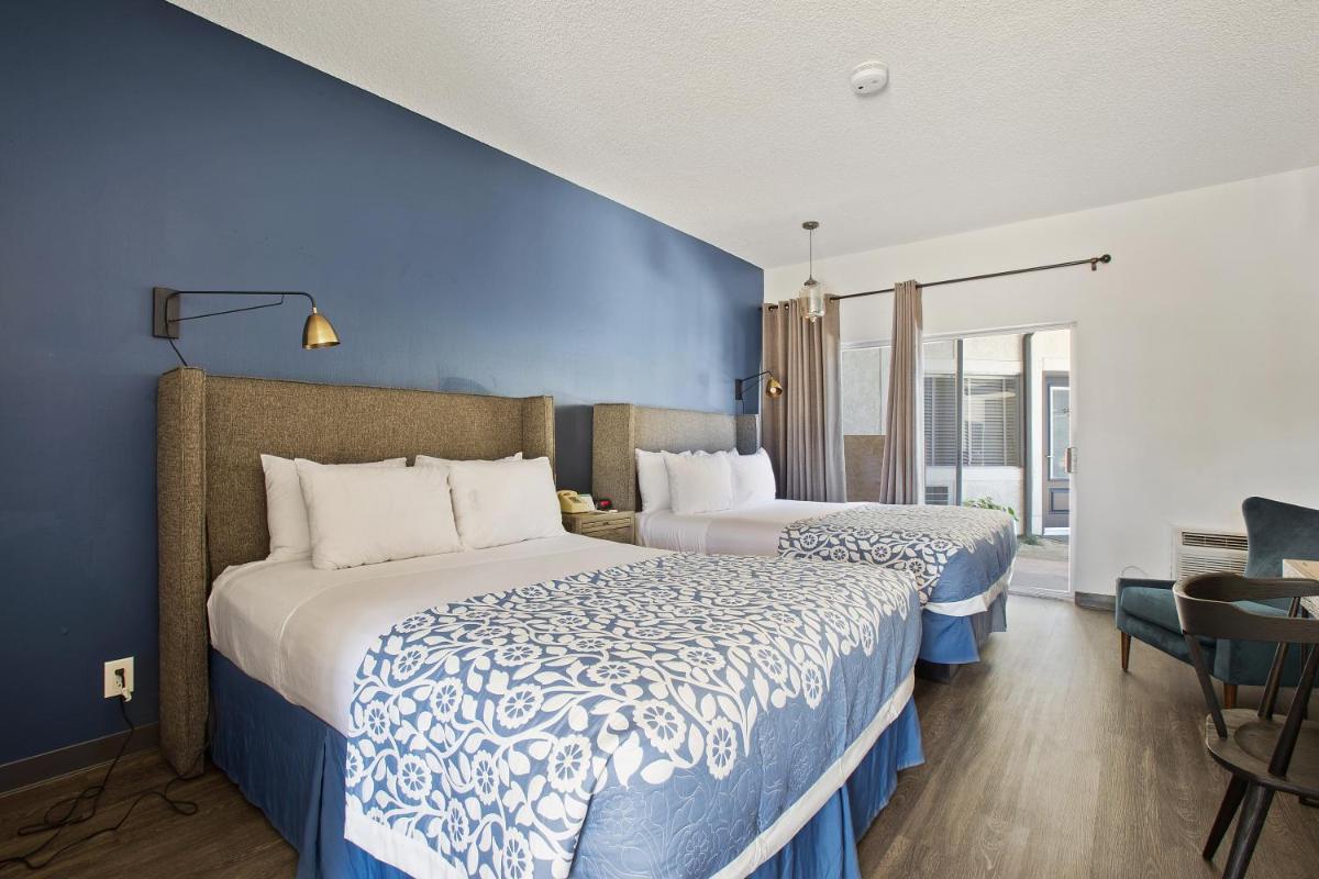 Sideways Inn - Housity