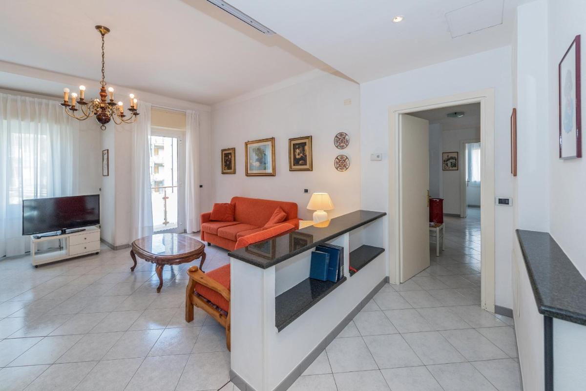 Domitilla House - Housity