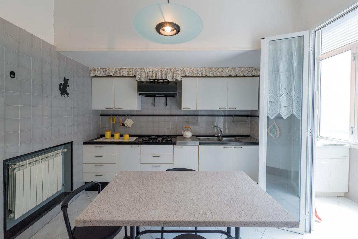 Domitilla House - Housity